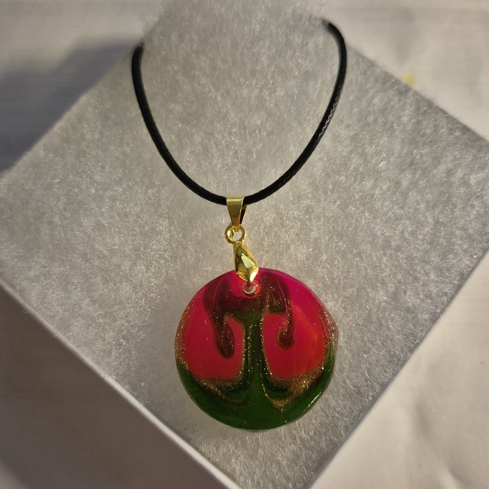 Elegant Pink and Green Pendant Necklace